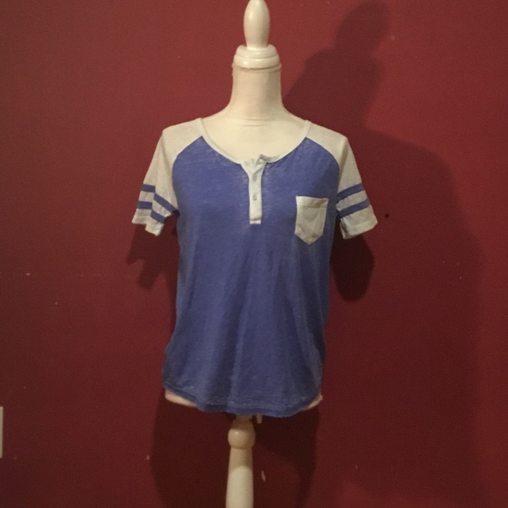 E2) Women’s brand new blue and white baseball T